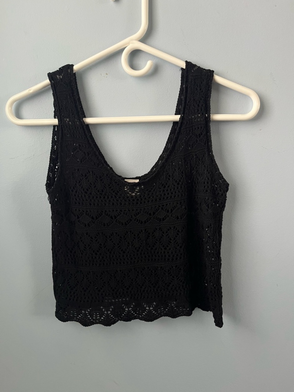 ✨ 3/$30 Bila Black Crochet Crop Tank Top Beach Swim Cover Scalloped Hem Size XS